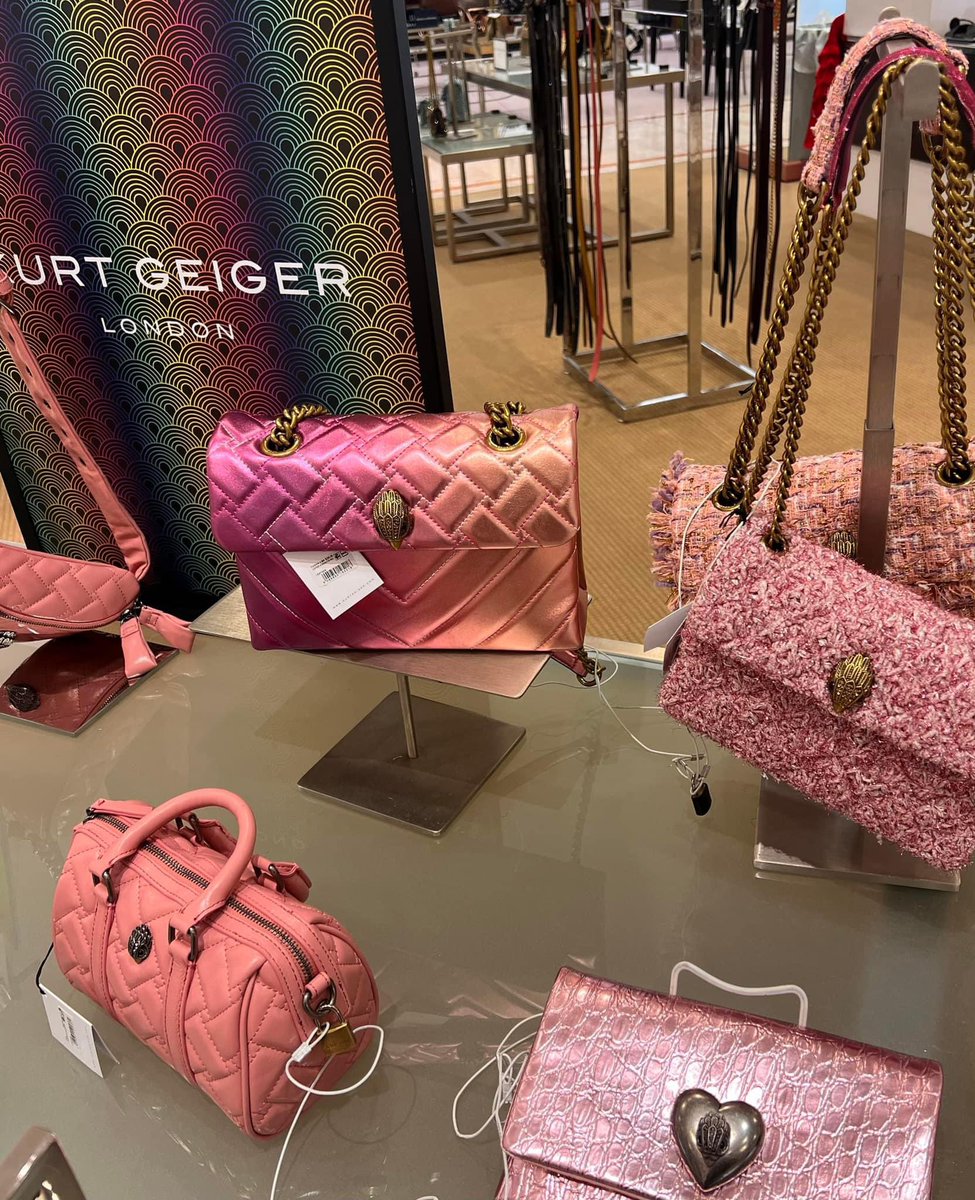 elayshia_'s tweet photo. Pink Kurt Geiger 😍💕 https://t.co/6YP8CTTzQQ