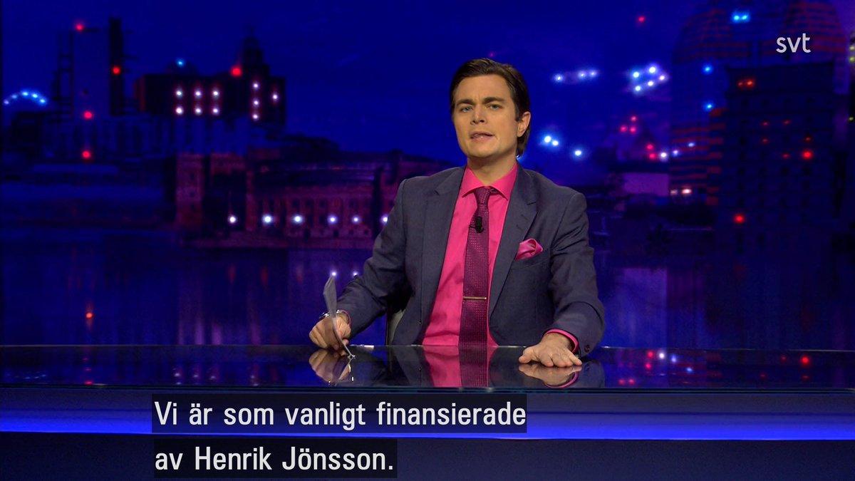 didefer's tweet photo. @susannasilfver För att det inte skulle vara några oklarheter om finansieringen bakom Svenska nyheter, så förklarade Messiah det i början av avsnittet. 😏 https://t.co/BL8ykRSuzg