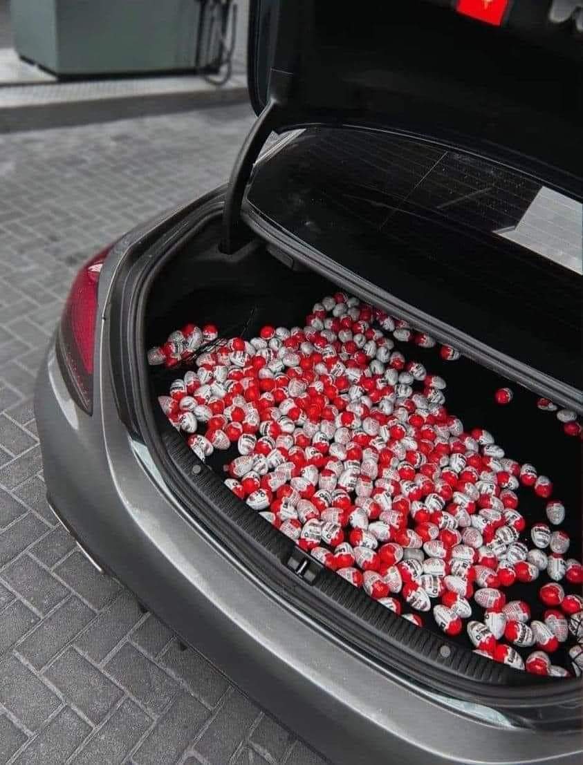 chochosoficial's tweet photo. El carro del que liga con pura mamá soltera. https://t.co/kPdSQE7B5N