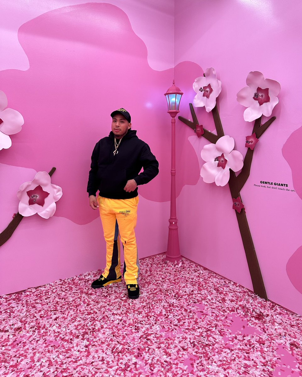 carlosc___'s tweet photo. GALLERY Joggin Fit Dumb Bitch, I Hit Licks In Fashion👘🥷 https://t.co/R2IzxwYUYc