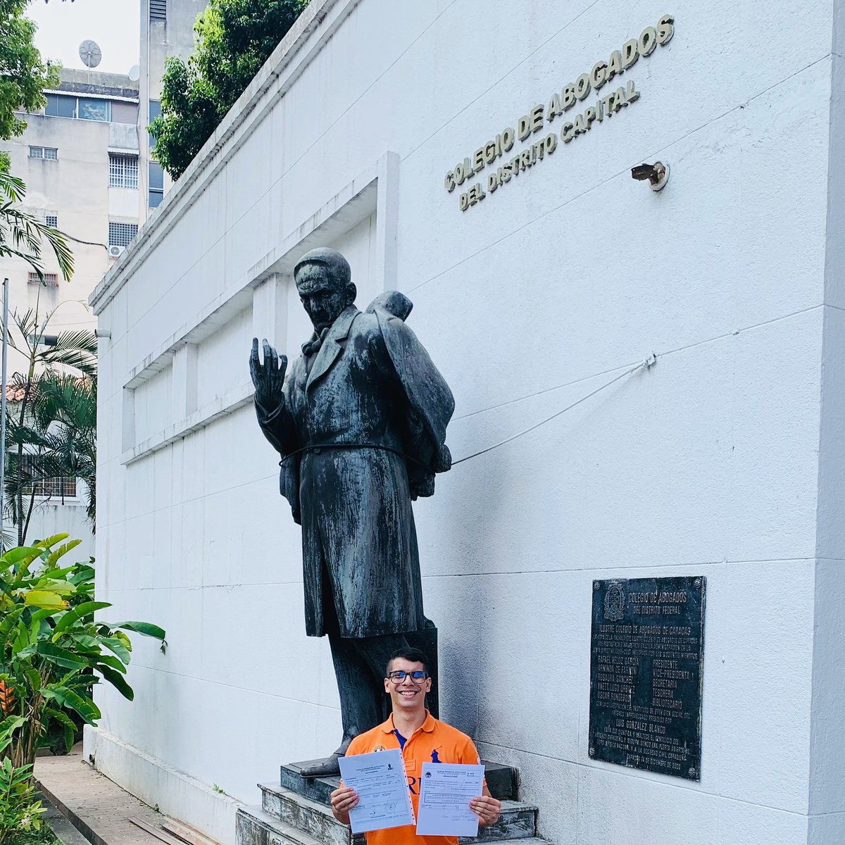 AbgYvanFrancoR's tweet photo. #19Feb24 Me inscribí en el Ilustre Colegio de Abogados de Caracas, conforme a lo previsto en los artículos 105 de la Constitución y 7 y 8 de la Ley de Abogados.

¡Un paso más y un trámite menos para defender la justicia en los tribunales venezolanos! 🏛️⚖️🇻🇪 https://t.co/bH50FcxEuT