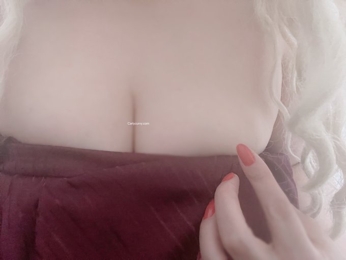 A new video is up on my website! 💋 https://t.co/fg7Xc4gLEV https://t.co/MZWqtW1hzY