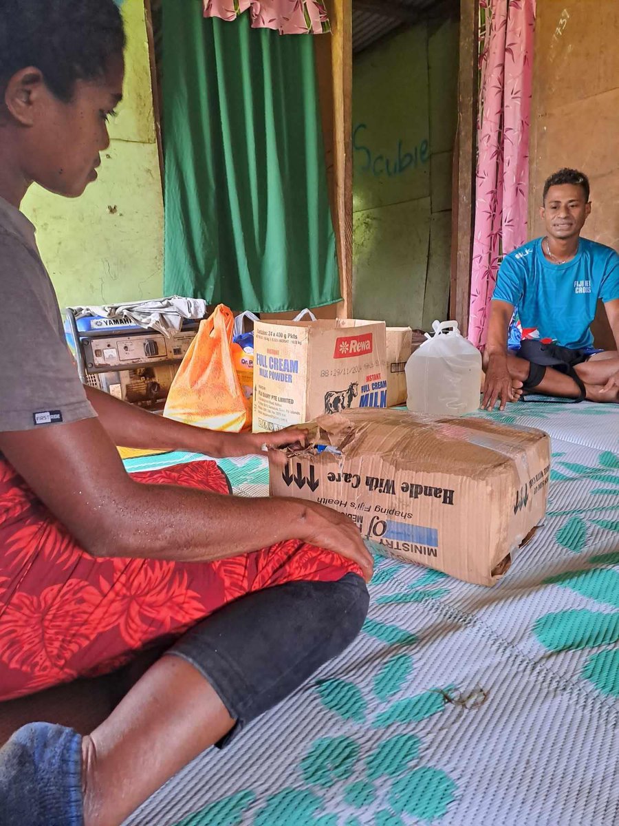 Your support, whether financial or in kind, empowers our Branch volunteers to make a difference in communities. On Taveuni Island, our volunteers went above & beyond, braving heavy rain to assist an immobile man in Delaivuna. Thank you to our dedicated volunteers & supporters❤️