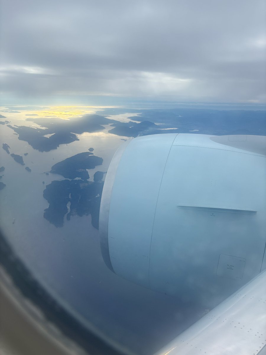 MiTear's tweet photo. 7700km移動して現在2/19夕方
思ったより寒くない🇨🇦 https://t.co/wpukWofuec