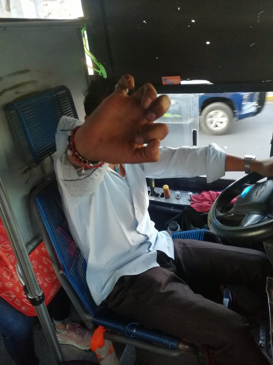 Antonio10163280's tweet photo. Estos sujetos de la #RUTA10 #hostigan a los pasajeros, hacen parada donde ellos quieren y si les comentas algo te #insultan. Un problema que prolifera ante la incapacidad de @SergioSalomonC y @MTGobPue por ordenar el #TransportePúblico. https://t.co/2kN81kkgc9