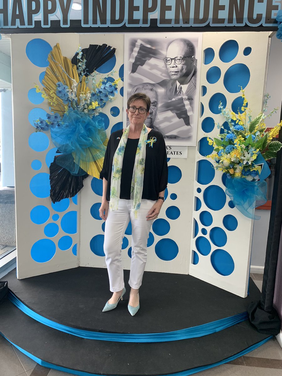 LMSaunderson's tweet photo. #Independence45 ๐ฑ๐จ National Colours Day. Thank you NIC for wonderful spot in the Reception of our building.
There are great celebrations this week building up to Independence Day on 22 February. I feel lucky to be here for this historic time. https://t.co/fg3IL7cknm