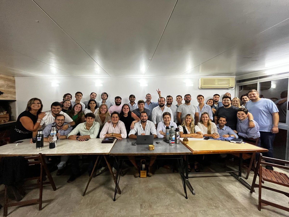 JuanAbdala02's tweet photo. El @PNacionalJoven mantuvo su primera sesión del año.

Con toda la fuerza y las ganas de militar un segundo gobierno encabezado por el @PNACIONAL, y con la convicción de que eso es lo que nuestro país necesita. https://t.co/NdD77CL6bv