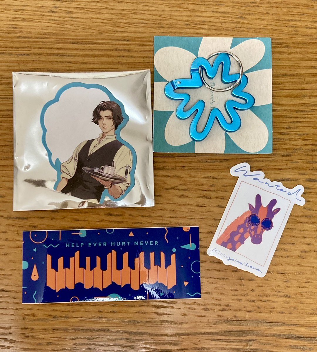 4ClCsYRJyhpOFC3's tweet photo. ある日のひとコマ
ヨガ🧘♀️ピラティス体操仲間
偶然の3風グッズ🙌
嬉しすぎて撮ってもらった1枚♩
この日買えなかった風友の元に無事…💙のカラビナ嫁入りできたょ
喜んでくれてよかった
#iamyou
#ダメロンT
#LASAT🍃✌️
2人には載せるの了承済♡ https://t.co/uhLcj7A2iI