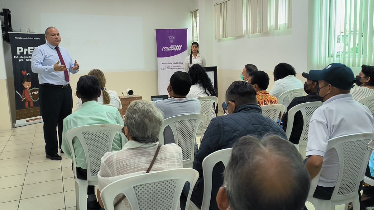 HInfectologia's tweet photo. #EstoEsEcuador | Gerente Ernesto Carrasco invitó a Comités Locales del Distrito #09D04, a informar a su comunidad. “Queremos que conozcan que @HInfectologia tiene una amplia Cartera de Servicios para cuidar su salud en Consulta Externa de 8:00 – 16:30, y en Emergencia las 24🕛”. https://t.co/0461InoEC4