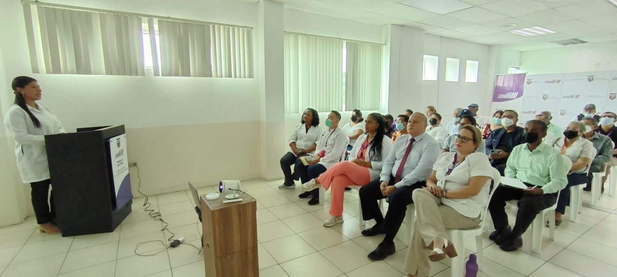 HInfectologia's tweet photo. ⚠️ "Contamos con cirugía general, dermatología, ginecología, medicina interna, cardiología, neurología, neumología, infectología, nutrición, salud mental, nefrología, laboratorio, imagenología, farmacia, emergencia, entre otros.", Indicó Mariuxi Aguirre, subdirectora clínica 🏥 https://t.co/jx1iTit9mg