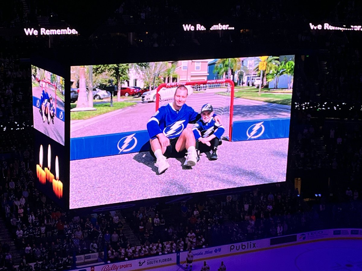 Diandra_loux's tweet photo. The #GoBolts hold a moment of silence for Mason.
RIP bud ♥️ https://t.co/zzhhl3r5wq