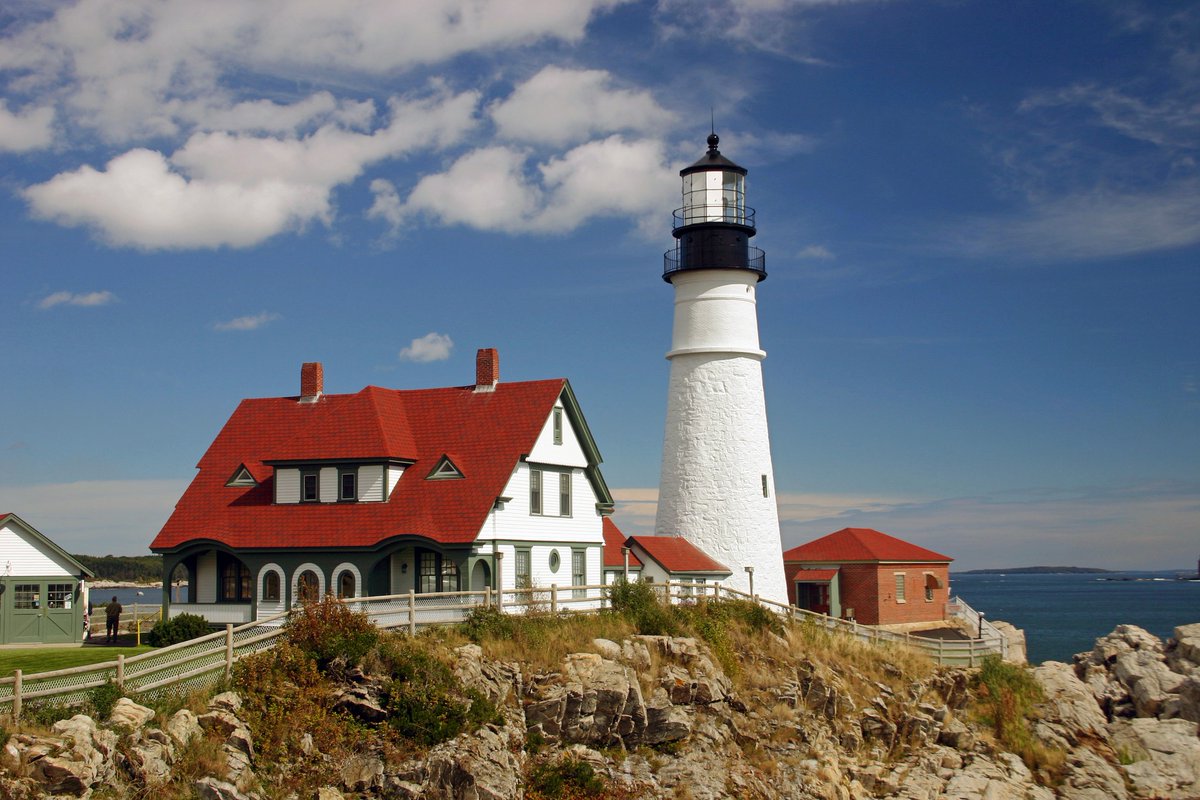 USLHS's tweet photo. Happy #PresidentsDay2024 !
It was typical for the early presidents to take a close interest in the building of lighthouses. In August 1790, Congress appropriated $1,500 for the completion of the #PortlandHeadLighthouse in #Maine . https://t.co/ATA5F4pZPF