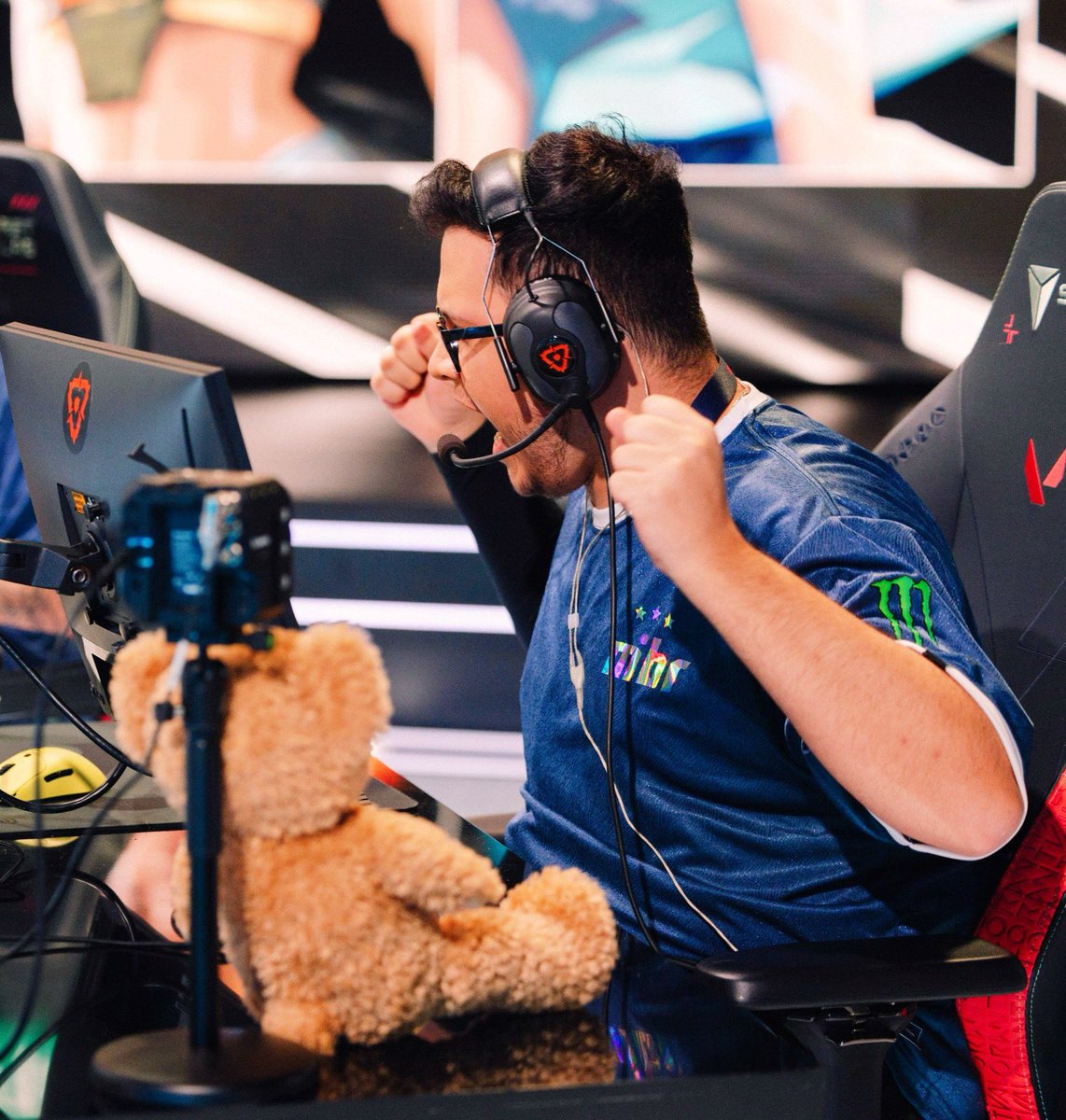 1artzin's tweet image. 2x0 vs FURIA 

Nos vemos dia 25 contra o perdedor de C9 e NRG
Obrigado pela torcida, o trabalho continua 💙

#SomosMIBR