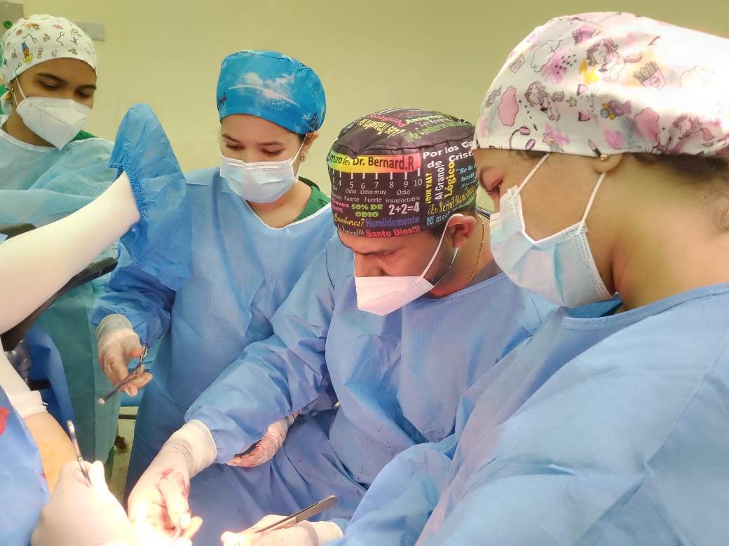 IVSS_HPOR's tweet photo. #Hoy | Siguiendo instrucciones de nuestro Presidente @NicolasMaduro y la ministra de salud y presidenta del @Somosivss @MagaGutierrezV se da inicio al Operativo del  Plan Quirúrgico Nacional, con Intervenciones Ginecológicas #JuntosPorCadaLatido #PorUnSeguroMásSocial @MinSaludVE https://t.co/DKcA9E66zr