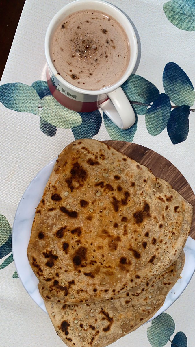 CIYGourmet's tweet image. Try sticking some garlic to you parathas next time 🫠🤌🏻

#paratha #CookItYourself