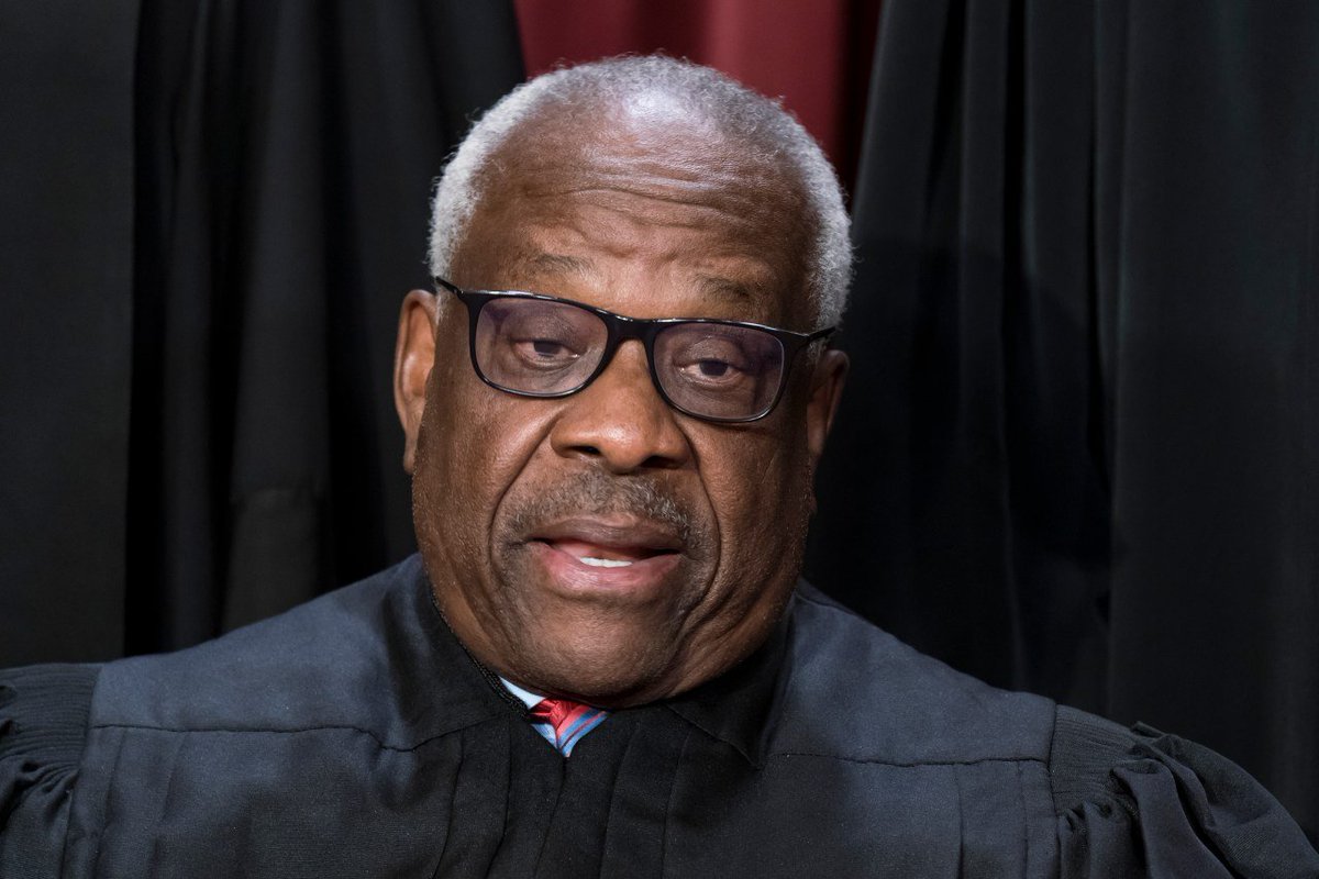thehill's tweet photo. John Oliver offering Clarence Thomas $1 million a year to resign from Supreme Court https://t.co/fAaiMCUarb https://t.co/R4vfg7hLjy