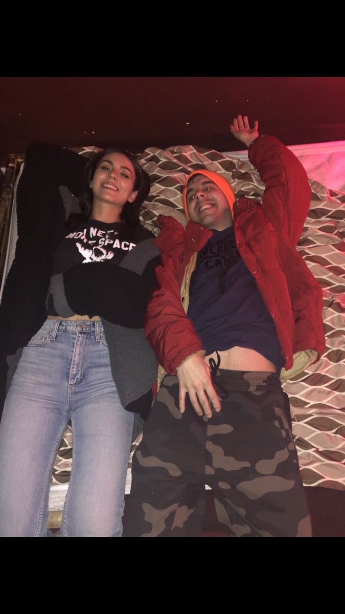 JIzadi's tweet photo. @VictoriaJustice #happybirthday love you so much!!!!! Love JerBear 🎂 https://t.co/czh0FnimfZ