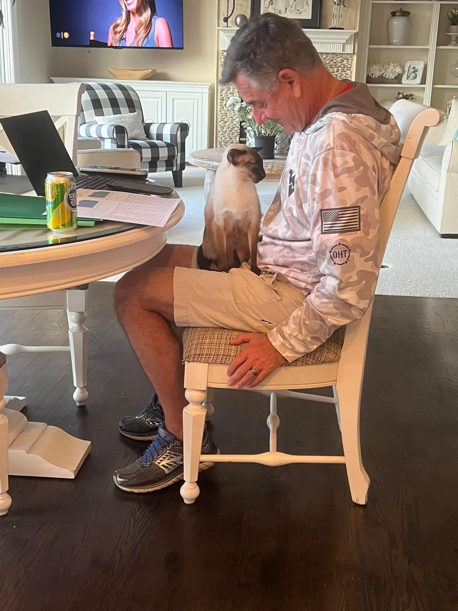 birdieruns's tweet photo. @Michiganeer We had the best boy in the world. We rescued him and the love he gave to us, I cannot put into words. My heart hurts sooo much. Forever in our hearts. https://t.co/vsJbHJjU2l