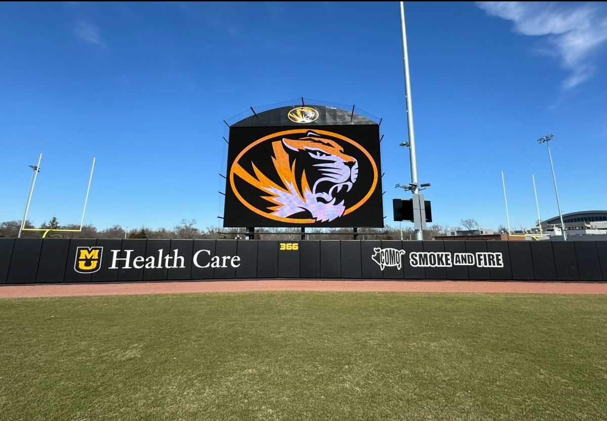 Impact4800's tweet image. Check out the new 24’ x 36’ high resolution video screen for the University of Missouri Baseball Facility. This magnificent video display will enhance fans’ game day experience at Taylor Stadium for years to come! 🐯⚾️

Contact us for all of your video screen needs, rather it’s a