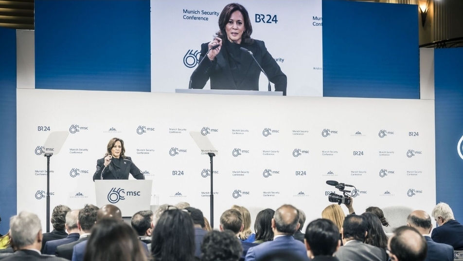 thebarta's tweet image. গণতন্ত্র ,শান্তি ও তথ্য প্রযুক্তির নিরাপত্তায় যুক্তরাষ্ট্র ও ন্যাটো একসাথে কাজ করতে বদ্ধপরিকর dlvr.it/T2zCYz