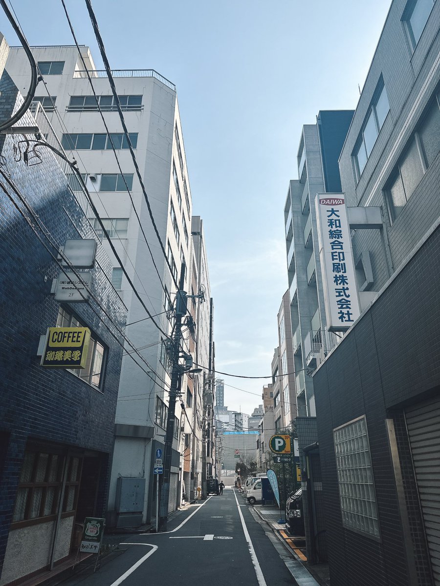 yteshimacom's tweet photo. 今日のランチは飯田橋方面へテクテク🚃🚶おお串鐡さんはランチ休止中か😅
ならばと野菜を沢山摂れるちゃんぽん🍜
都度握りが嬉しい🍙110円☺️
因みに2X3スリーレッグと読みます🦵🦵🦵
午後も頑張ります🦾ご馳走様でした🤖
#飯田橋
#2X3
#ちゃんぽん https://t.co/DzAEYdkcnL