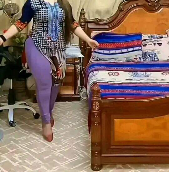 گھر ر میں اس طرح کا لباس پہنا صبح صبح  خوش قسمتی ہے بھائی کی😀😀
کیونکہ صبح صبح ہی اس کو گھر میں وہ نظارہ مل جاتا ہے وہ جو ایک پروگرام سائیڈ کھول کر دیکھنا چاہتا ہے 
یہ سکسر بہنیں اپنا خوبصورت جسم بھائی کو ہی پیش کرنا چاہتی ہیں