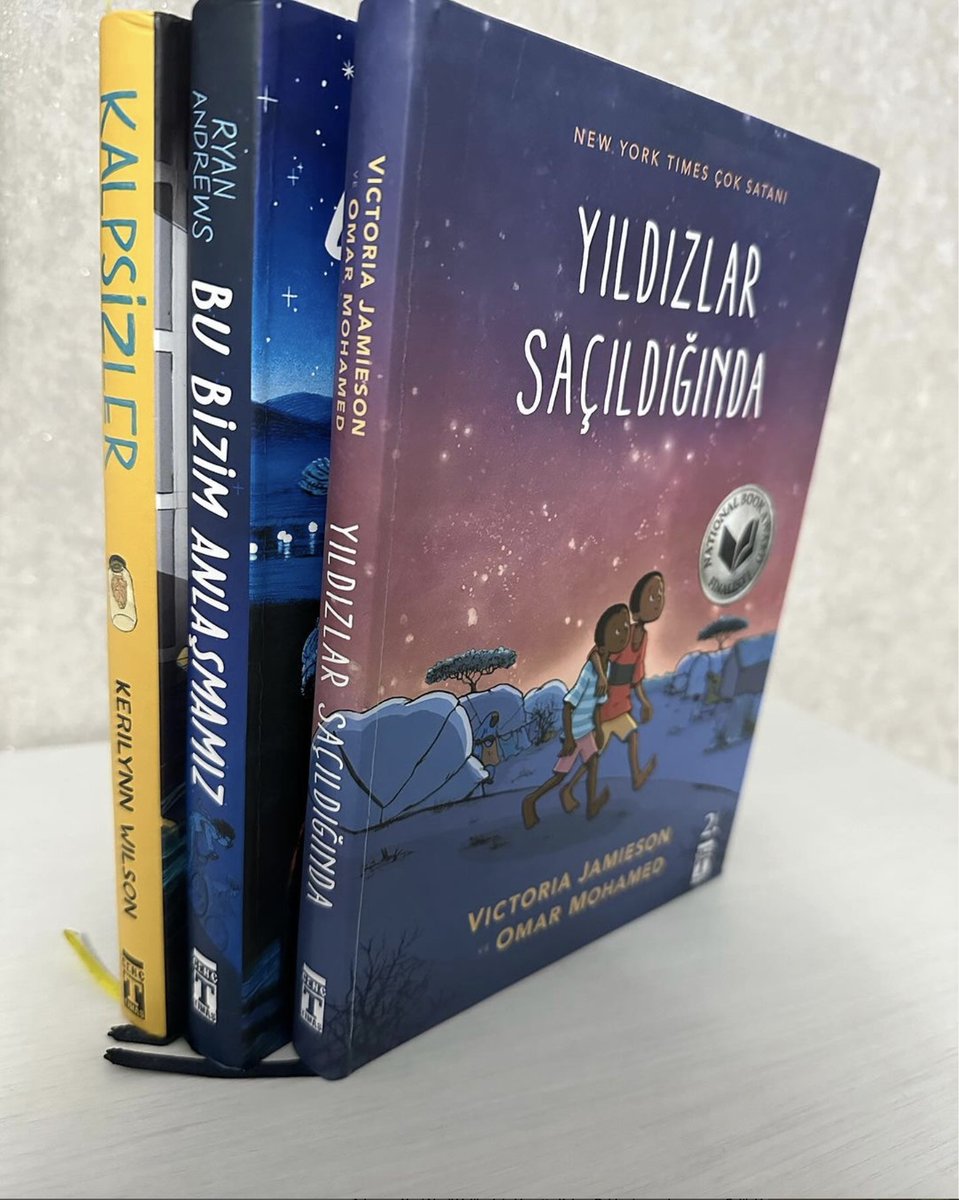 Madem önerdik; o zaman kitap fiyatlarınının çok arttığı günümüzde ortaokul öğrencilerinin ellerinden bırakmadan keyifle okuyacağı; anime ve mangalara alternatif  3 kitaplık harika bir çizgi roman setini 5 kişiye hediye edelim; naçizane bir katkı sunalım. Son katılım; 28 Şubat.