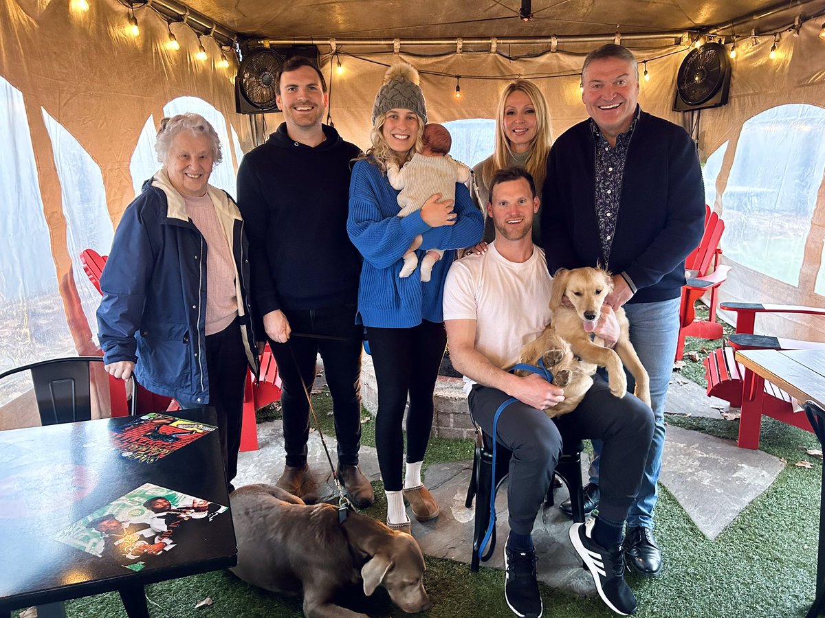 Hoping everyone had a wonderful Family Day Weekend! My family and I were able to spend m this afternoon together at DunnEnzies Pizza Co. in the Mission.