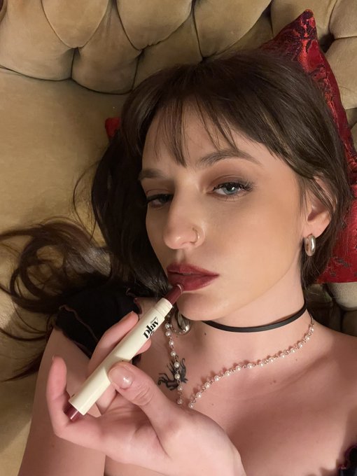 he was in the amazon with my mom when she was researching spiders right before she died https://t.co<a href="/tag/mvsales"class="tags"><span>#mvsales</span></a>