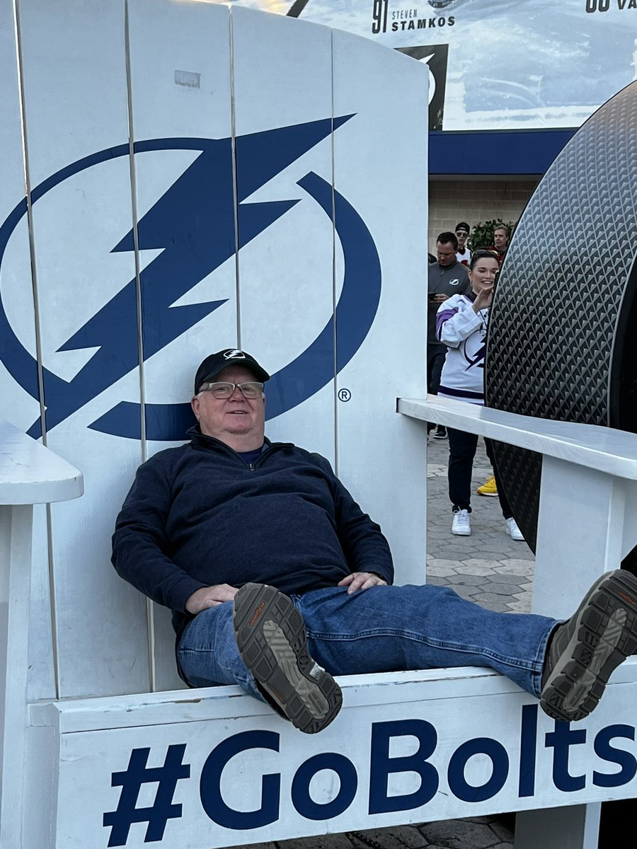 ChuckStarrett's tweet photo. Great night for a hockey game. Go Bolts!! https://t.co/p0yXuq4PDU
