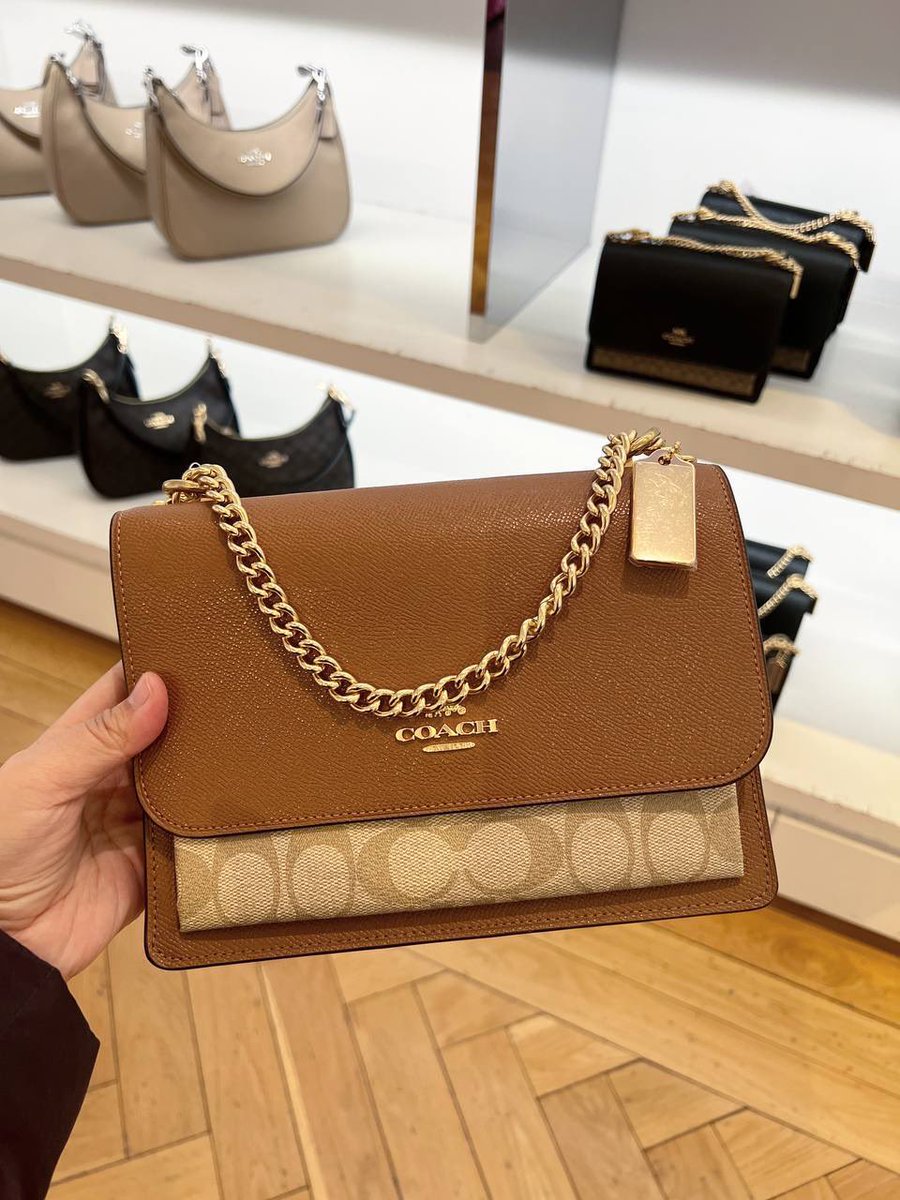 List shoulderbag/crossbody Coach for raya; letsgo!
