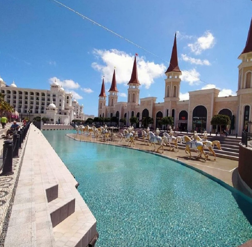 #Madem Fanidir #dünya değmiyor alaka-i #kalbe herkes #dünya fani diyor #aldanıp dünyaya #çalışıyoruz #ölümün olduğunu biliyor ama #inanmıyoruz Onun için #Derdi dünya olanın #dünya kadar derdi #olurmuş