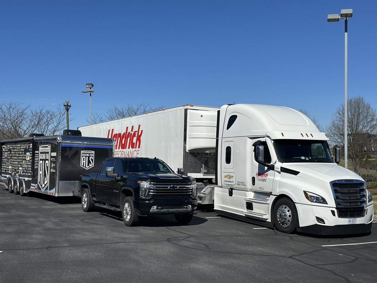 Picked up our car #dale from @TeamHendrick last week as we get ready to start our #endals season; definitely pulling for @chaseelliott , @KyleLarsonRacin , @WilliamByron and @Alex_Bowman today at @DAYTONA !! … #nascar #daytona #daytona500