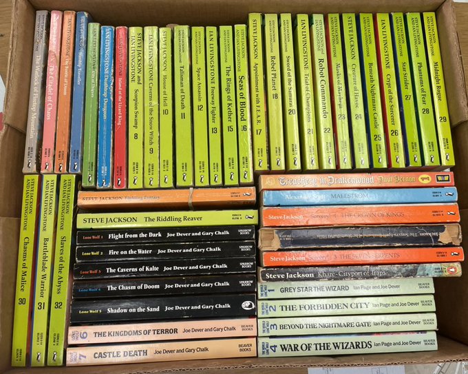 Arty Bees tweet media