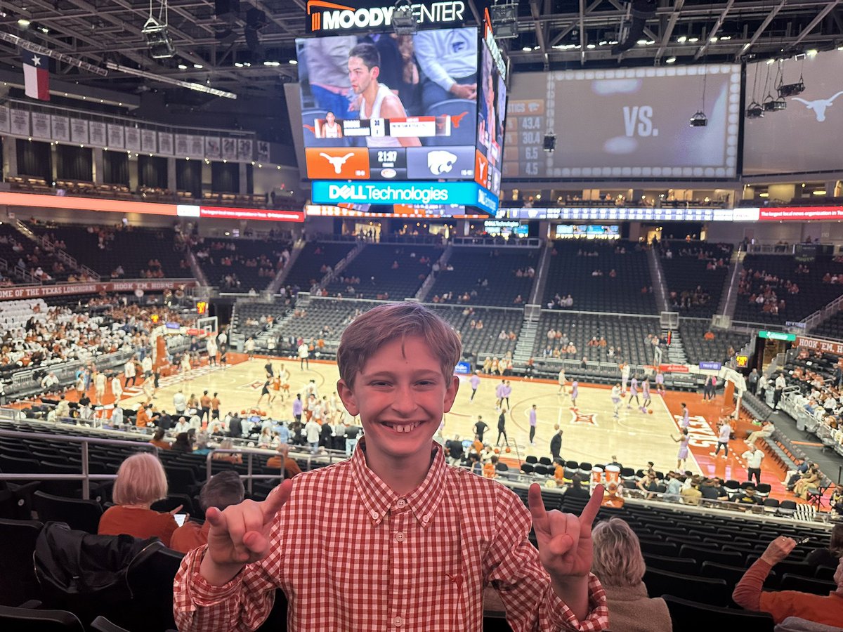 Game night #HookEm #MoodyCenter #Longhorns