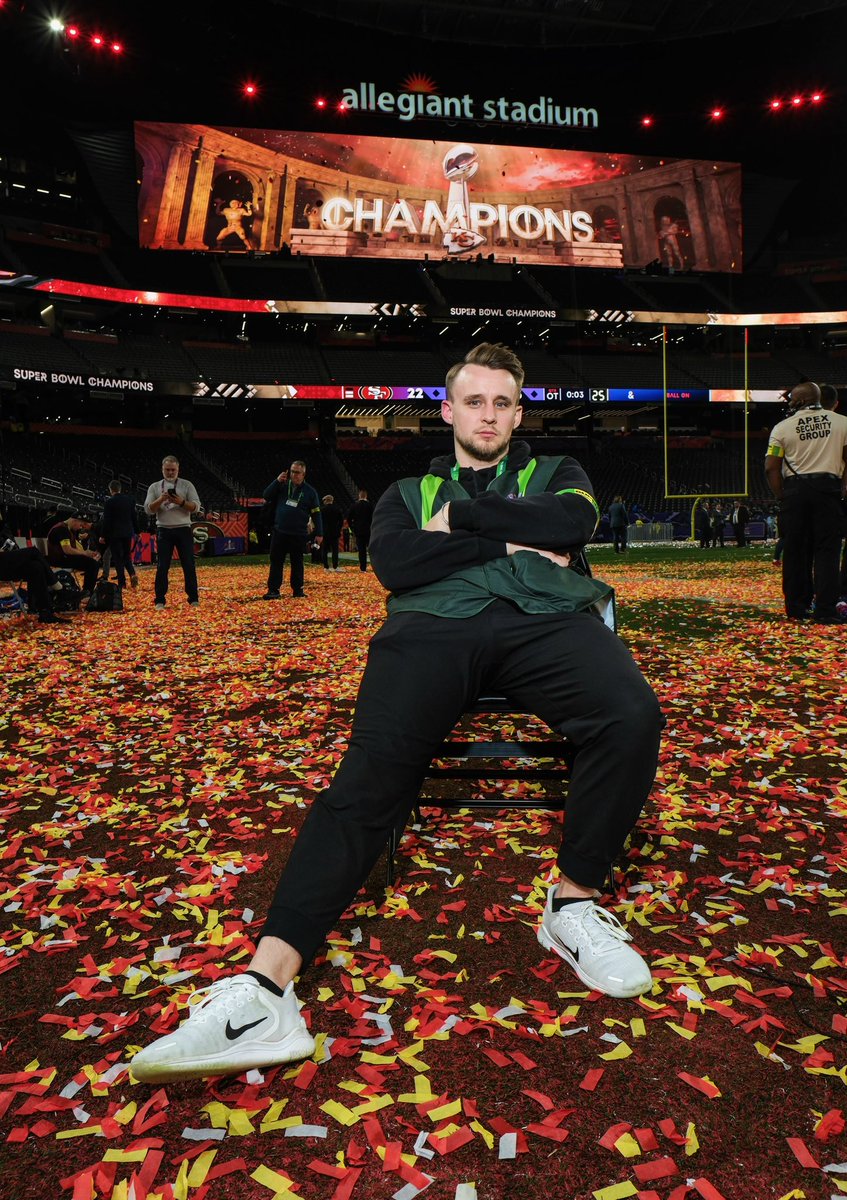 RickyPWitt's tweet photo. My yearly tweet. Super Bowl is lit. Grateful to be here. https://t.co/pXAAYNTSG5