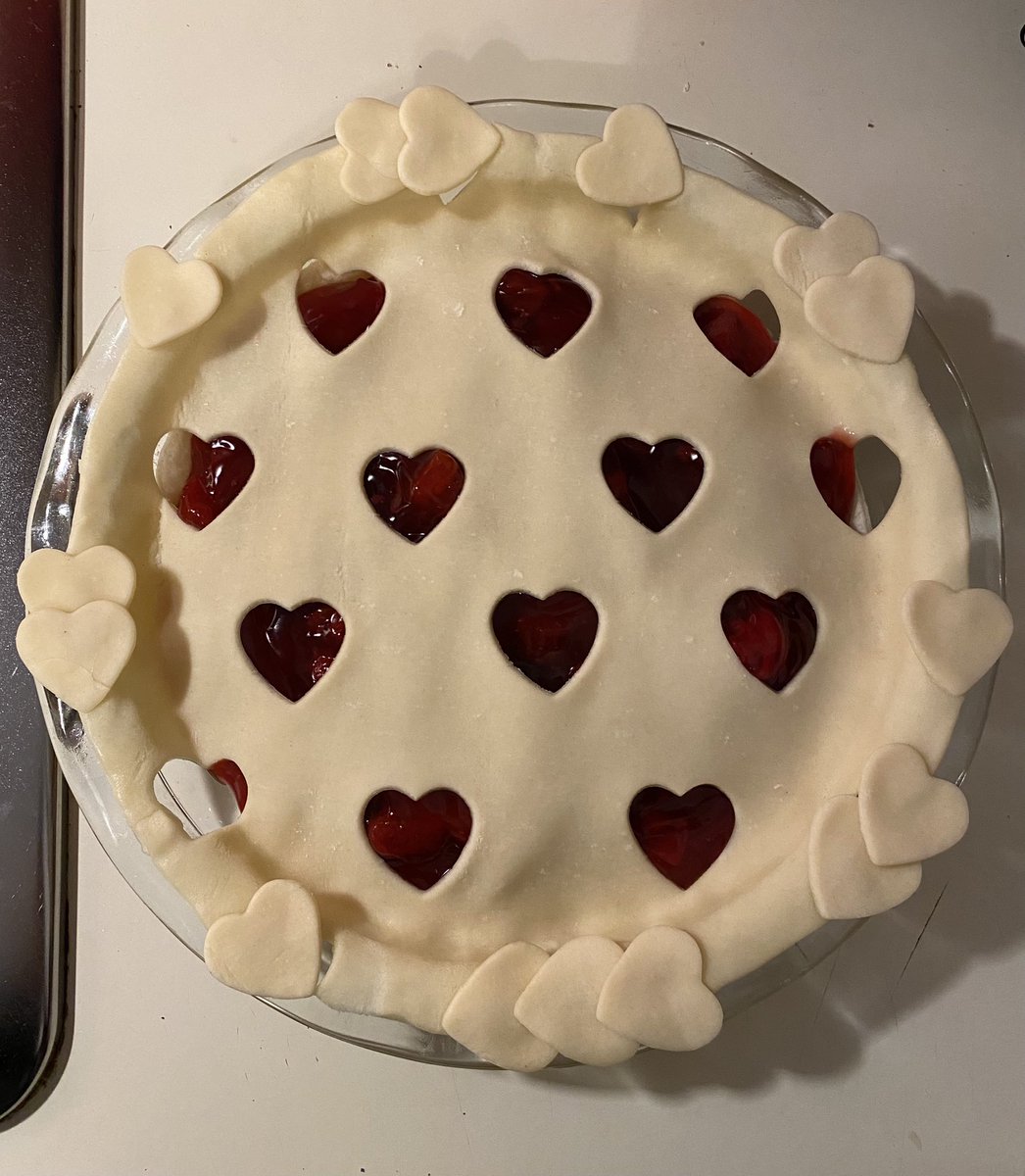 get_sewned's tweet photo. Strawberry Rhubarb 🍓🥧❤️ https://t.co/hfYdi5L8EJ