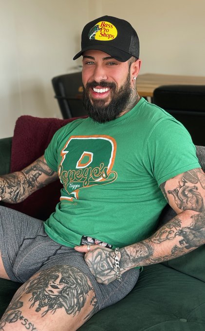 Come, sit on my lap. 😈 https://t.co/tNoSnANBGN<a href="/tag/selfie"class="tags"><span>#selfie</span></a>