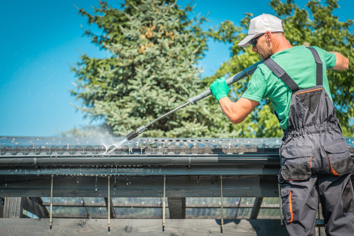Don't let gutter problems break the bank. Our experts provides effective and reasonably priced gutter repair services. To fix leaks, clogs, and other gutter issues, we employ premium materials. Contact us today for a free estimate. #GutterRepairIndianapolis #GutterServices
