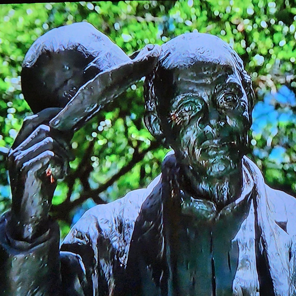 DianaSironi's tweet image. There needs to be a documentary about this sculpture. It said a lot in 1927. It still says a lot. It's speaking to a different audience now. #antiquesroadshow. Born in #Natchitoches