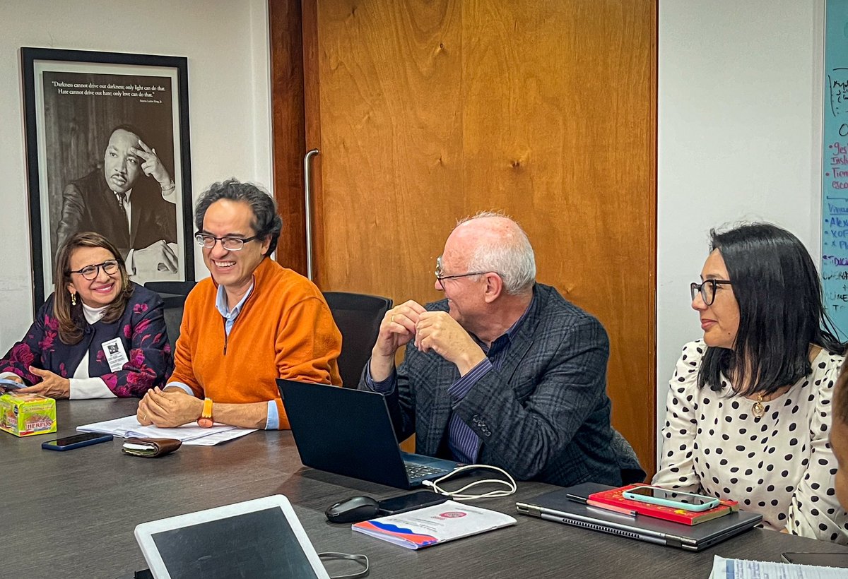 SoledadTamayoT's tweet photo. Nos reunimos con los Viceministros de Educación Media y Superior, rectores de las Escuelas Normales Superiores de diversas regiones del país para discutir nuestro proyecto de ley que busca reconocer a las Escuelas Normales Superiores como Instituciones de Educación Superior🇨🇴 https://t.co/y6jxlIqTdA