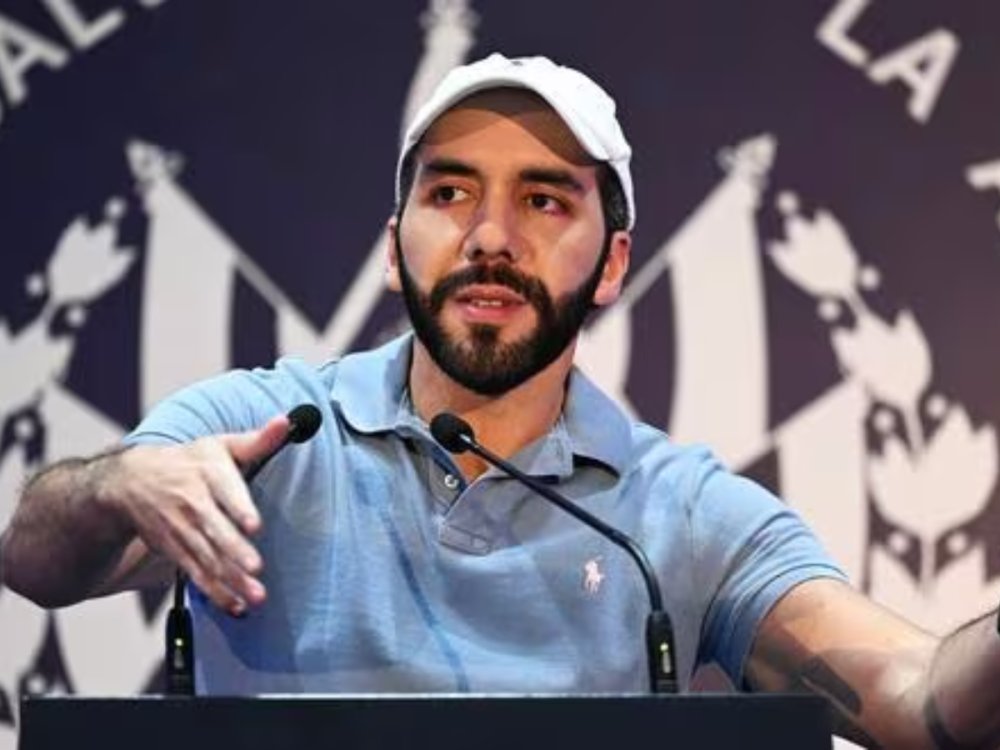 leandroalva1's tweet photo. 🔴Actualidad Internacional
Partidos opositores en El Salvador solicitan anulación de elecciones legislativas

La oposición solicita la anulación de las elecciones legislativas del 4 de febrero, alegando la existencia de presuntas "irregularidades". 

@Mario_Cerna 
PH: AFP https://t.co/I79K43qD77