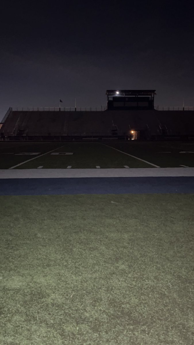 Coaches! I am Jacob Brzezinski, a 6’4 225 pound unsigned 2024 EDGE/DE looking for a PWO opportunity. I post this not to flex on social media but to show you I am always grinding to be better each and every single day no matter the circumstances! This is an everyday thing for me!