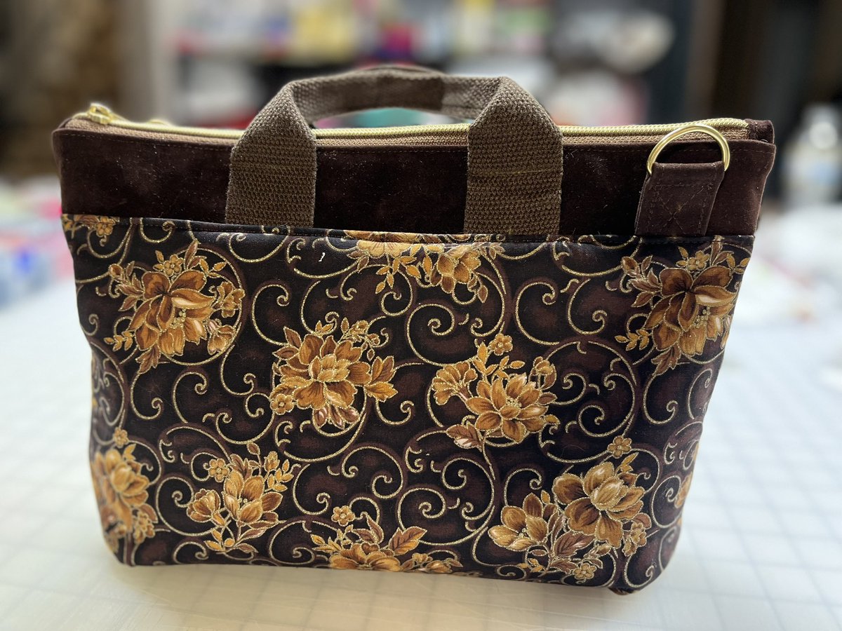 BozCathy's tweet photo. A bag for a fundraiser.  It turned out great. https://t.co/EZnFt2ZxZx