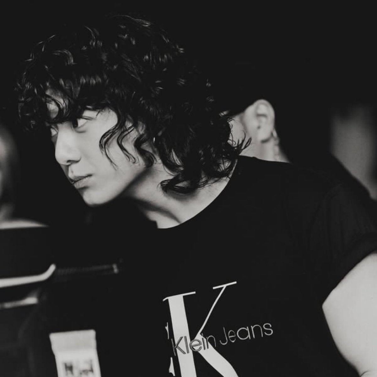 MyCalvinRP's tweet image. © #CalvinKleinRP › 𝗙𝗮𝘀𝗵𝗶𝗼𝗻 › #ArchiveLogoTeeRP

Another view. On set with 𝗔𝗸𝗿𝗮𝗺 𝗝𝗮̈𝗴𝗴𝗲𝗿 (@iridiscendia ). Wish you were there?