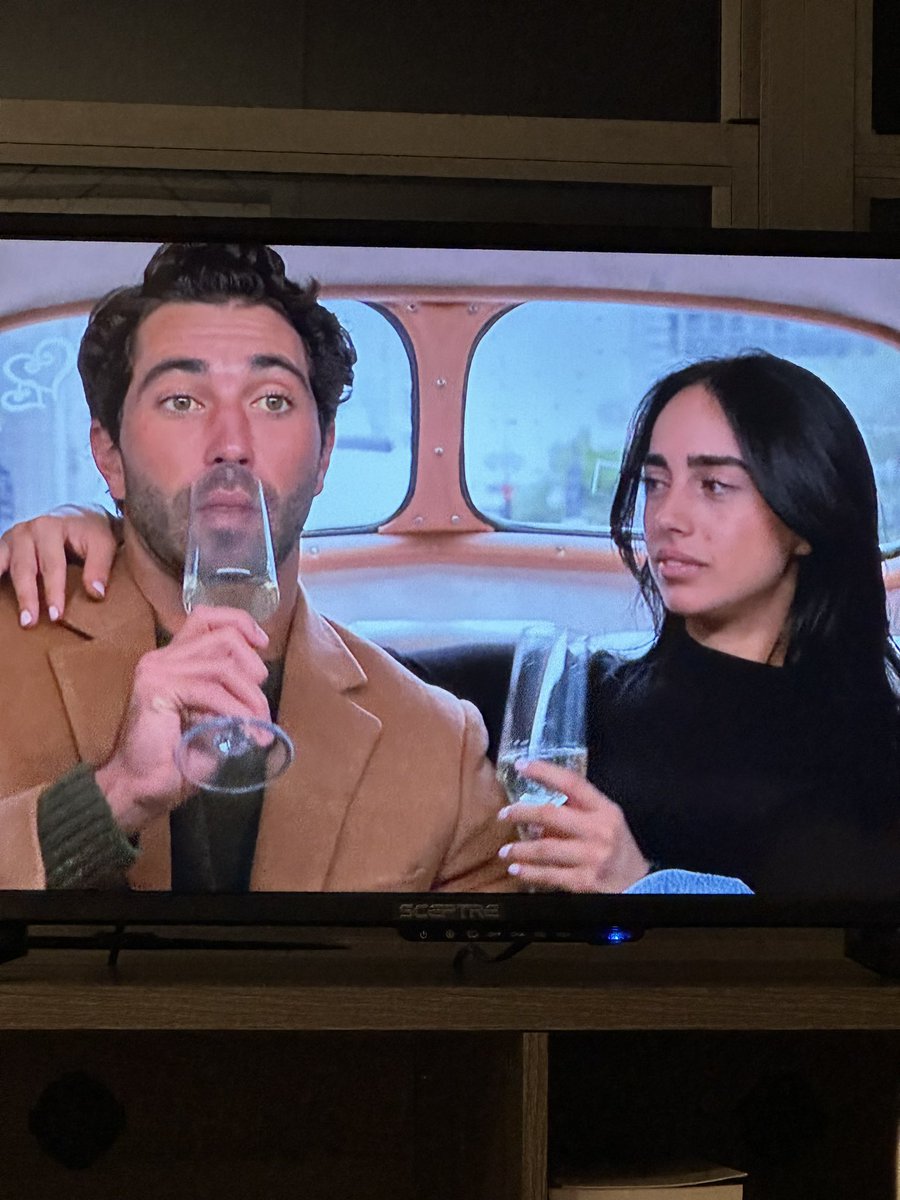 TheBachBabes's tweet photo. He’s terrified and obsessed at the same time 

#TheBachelor https://t.co/8cOhJmlwZz