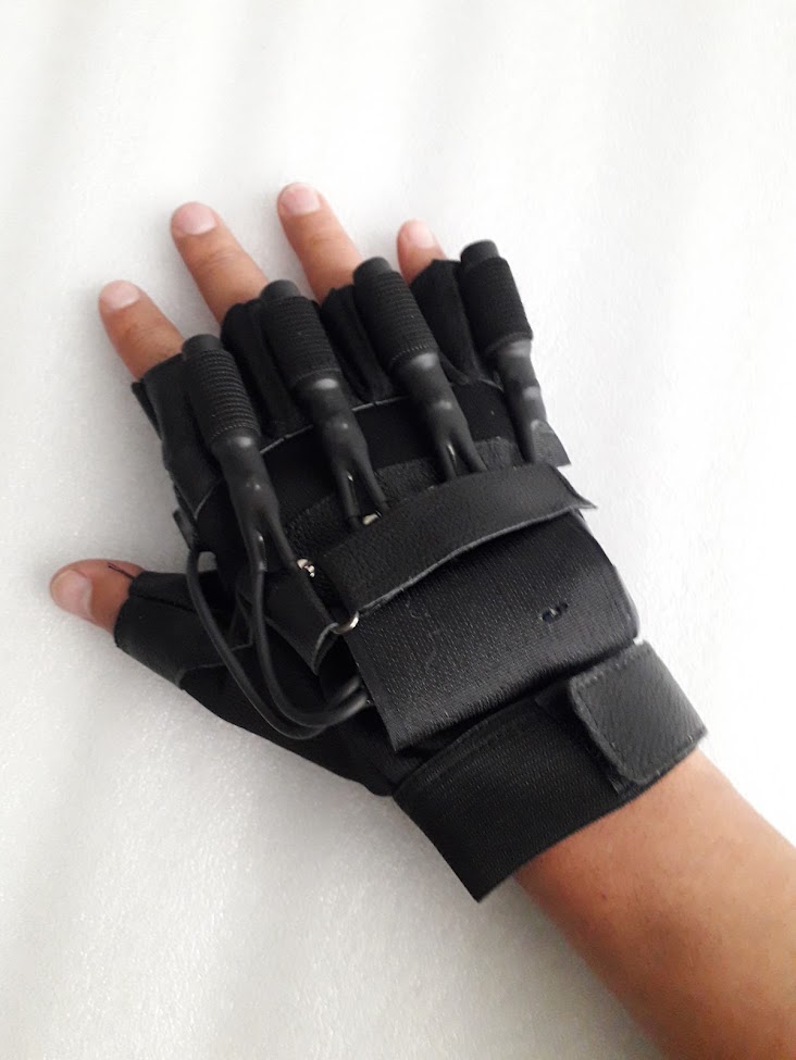 DCOurban's tweet photo. guantes laser, para eventos y party
$400.000 el par
en Bogotá 
WhatsApp 3103178027 https://t.co/qthplthIiC