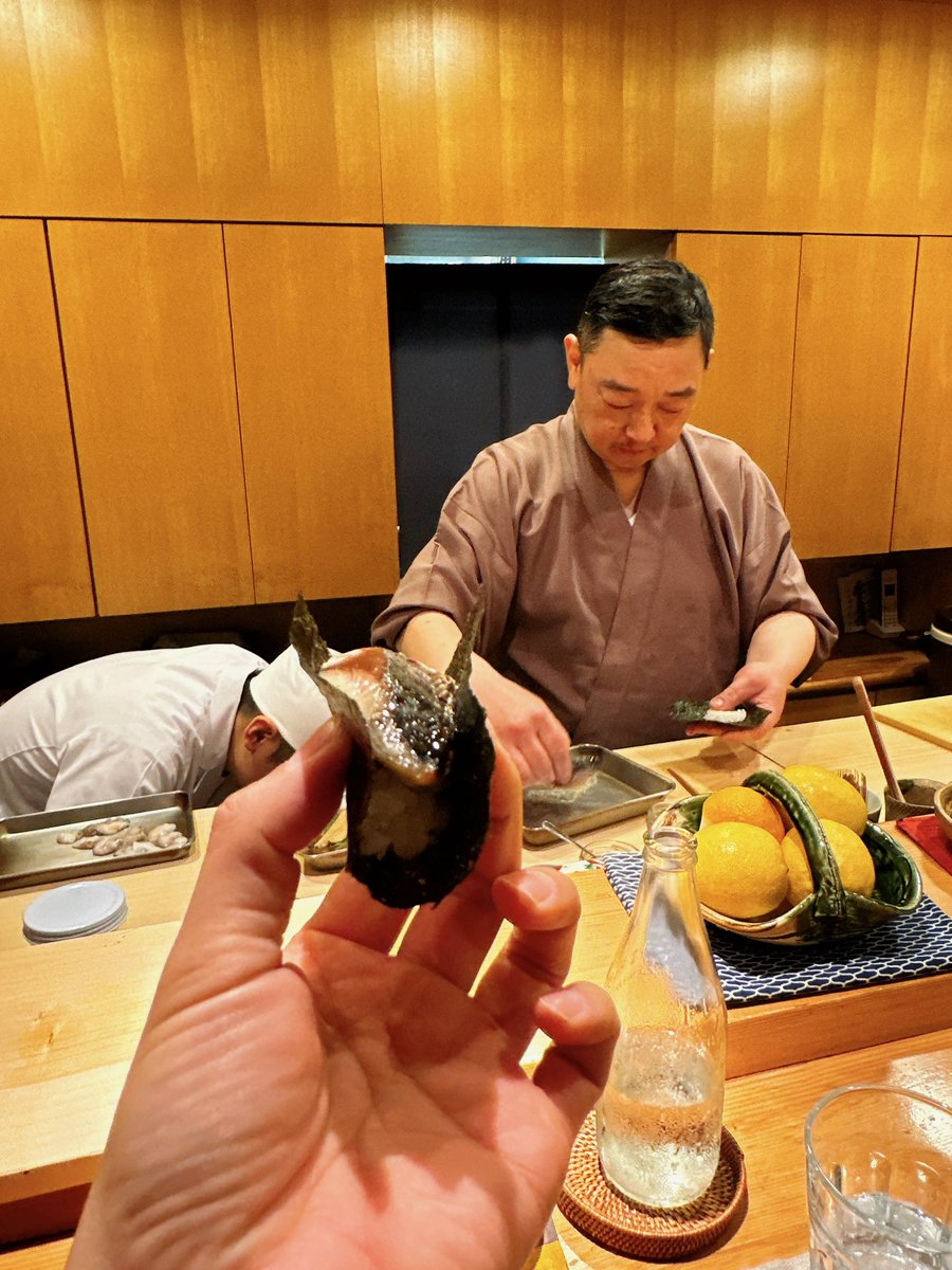 togaca2's tweet photo. 仙台の繁華街国分町にあるすし蓑。
握りはもちろん肴も旨い店。
地酒も豊富なので酒飲みには👌 https://t.co/SUQG69x5YY