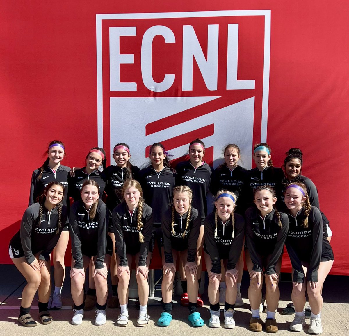 Fell 0-1 to a strong FC Dallas team in the final minute today. Tough loss but proud of my teammates and how we played, going 2-1 for the weekend! Thank you @ECNLgirls for a great event and to all the coaches who came to watch!! ❤️⚽️🖤 @Evolution_SC14 @ImYouthSoccer @NcsaSoccer