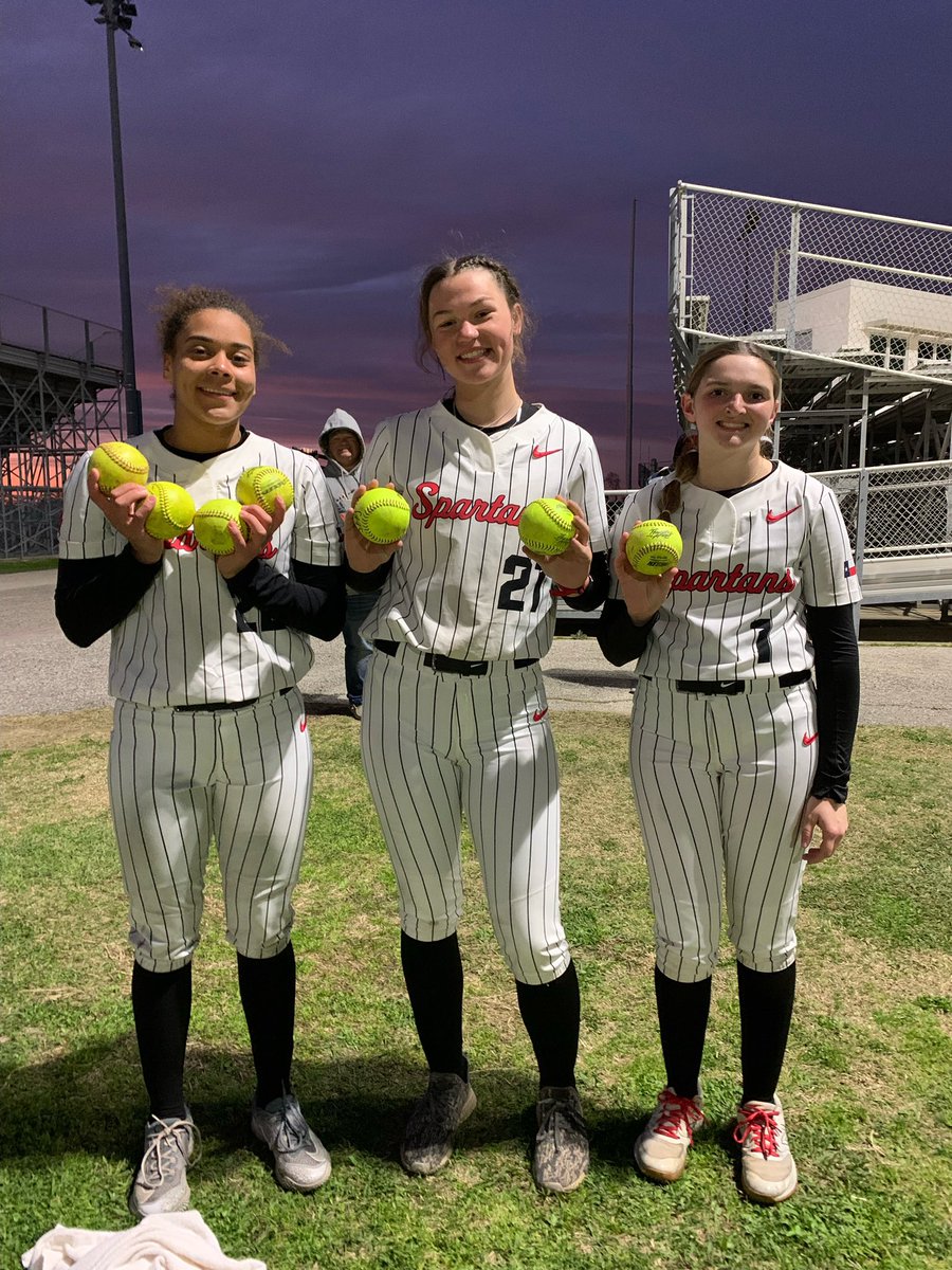 PHSSOFTBALL9's tweet photo. The Porter 💣 Squad has shown up and shown out this week! 

Homers from this past week alone:
Avery: 4
Kylie: 3
Jordan: 1
Lindsey: 1
Trinity: 1

Your Spartans are making some noise this season! 🥎 https://t.co/uuI2ztaVCQ